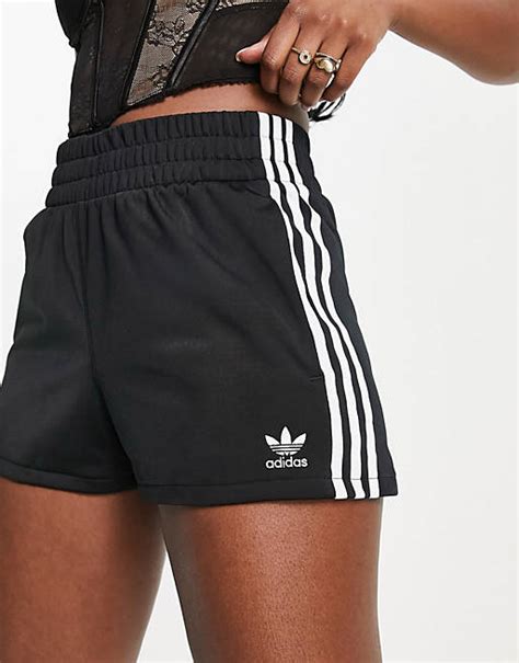 adidas Originals – adicolor – Schwarze Shorts mit hohem Bund 